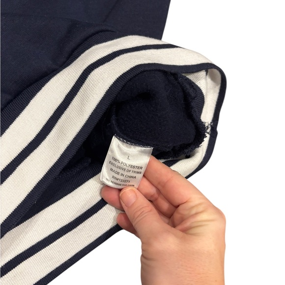 NYC Manhattan Court Favorite navy blue v-neck sweatshirt. Size large stripes - Picture 5 of 8
